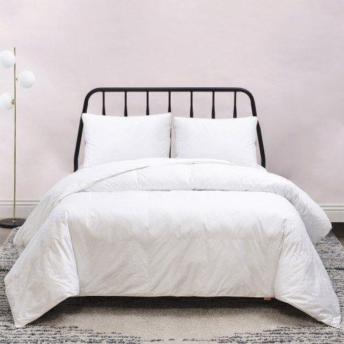 Comforters & Bedspreads| CosmoLiving by Cosmopolitan White King Comforter (Cotton with Down Alternative Fill) - MV13362
