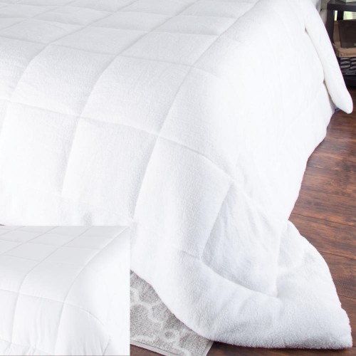Comforters & Bedspreads| Hastings Home White Solid Reversible King Comforter (Polyester with Polyester Fill) - MM40796