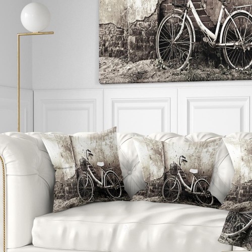 Throw Pillows| Designart 16-in x 16-in Black Polyester Indoor Decorative Pillow - CV69317